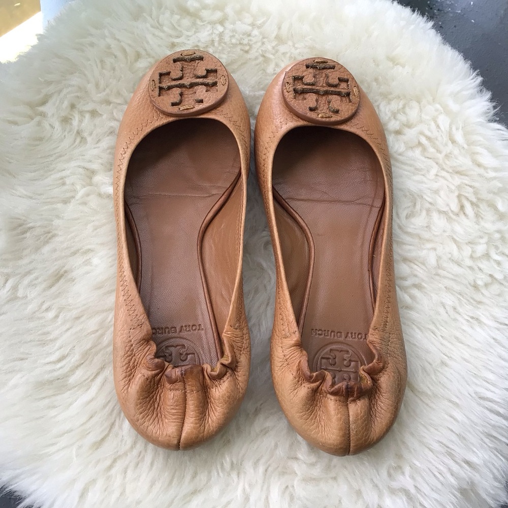 Tory Burch Women's Travel Caramel Leather Logo Ballet Flats